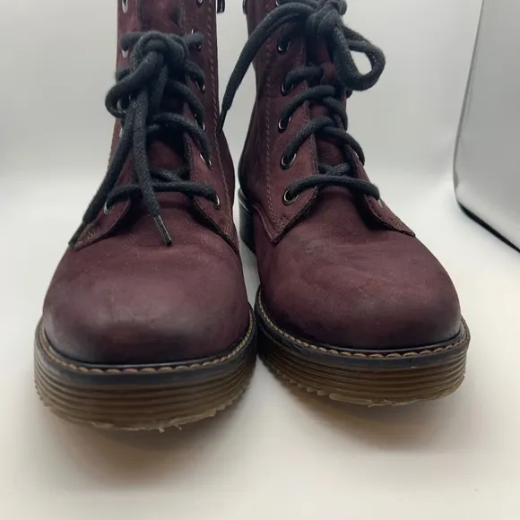 V-Italia La Farfalla Water Resistant Plum Royal Nubuck Leather Size 8