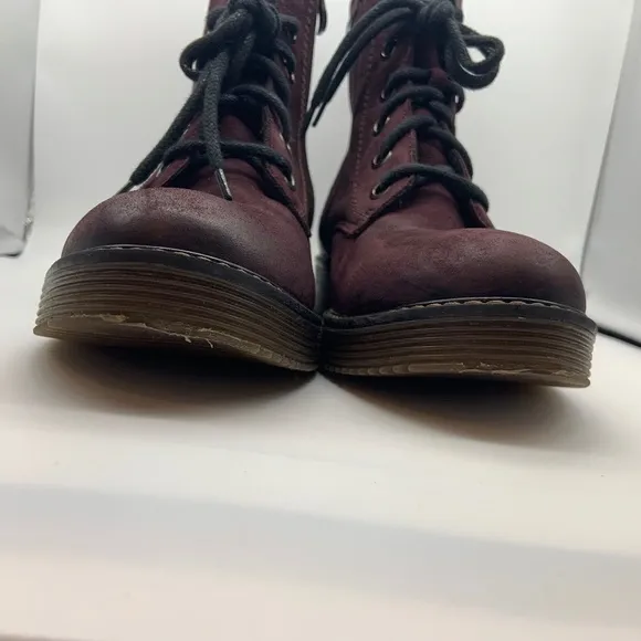 V-Italia La Farfalla Water Resistant Plum Royal Nubuck Leather Size 8