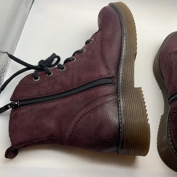 V-Italia La Farfalla Water Resistant Plum Royal Nubuck Leather Size 8