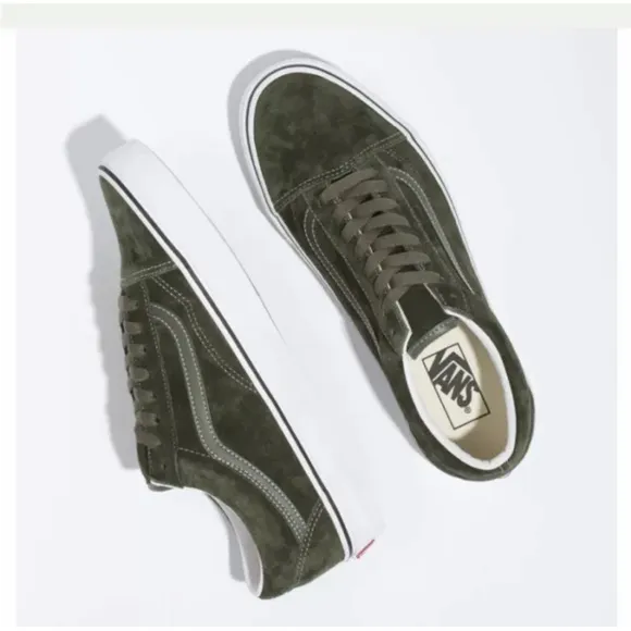 Vans Men's Sk8-Low Pig Suede Water Resist shoes Olive Green True Wht- 4 M- 5.5 W