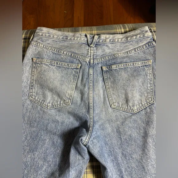 VERONICA BEARD Carly Kick Flare Rigid High Rise Crop Jeans in Pebble Stone