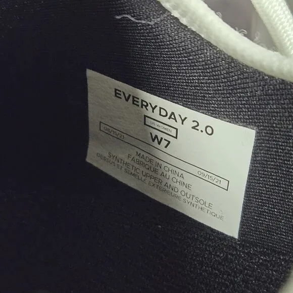 Vessi Everyday 2.0 Womens Size 7 Lace Up Waterproof Shoes Sneakers Polar White