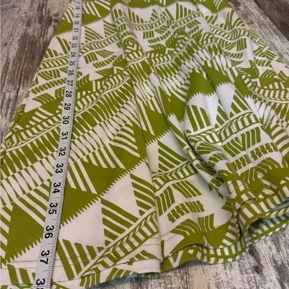“Vibrant Green &amp; White Geometric Print Sleeveless A-Line Dress”