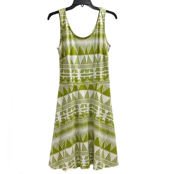 “Vibrant Green &amp; White Geometric Print Sleeveless A-Line Dress”