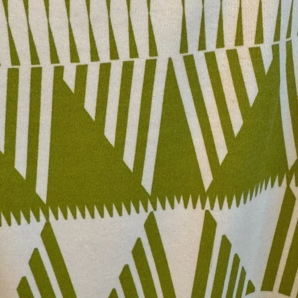 “Vibrant Green &amp; White Geometric Print Sleeveless A-Line Dress”