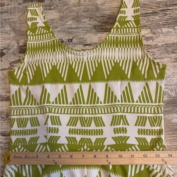“Vibrant Green &amp; White Geometric Print Sleeveless A-Line Dress”