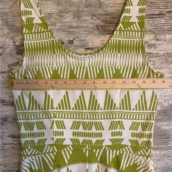 “Vibrant Green &amp; White Geometric Print Sleeveless A-Line Dress”