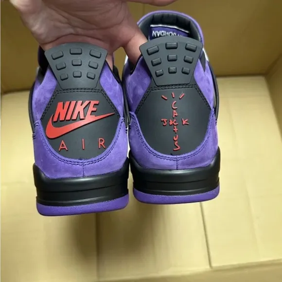 Vibrant Purple Sneakers with Cushioned Sole and Breathable Mesh