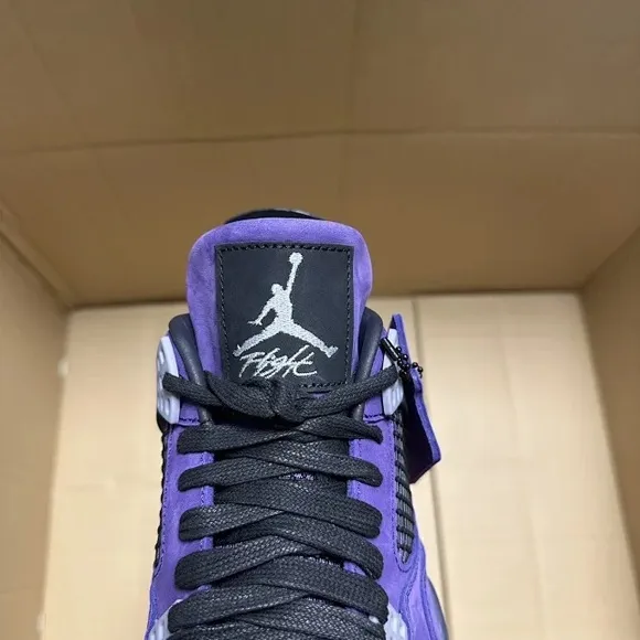Vibrant Purple Sneakers with Cushioned Sole and Breathable Mesh