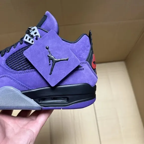 Vibrant Purple Sneakers with Cushioned Sole and Breathable Mesh