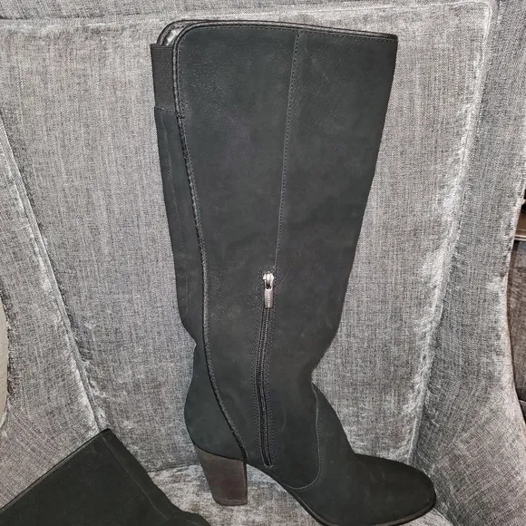 VINCE CAMUTO TALL SUEDE BOOT