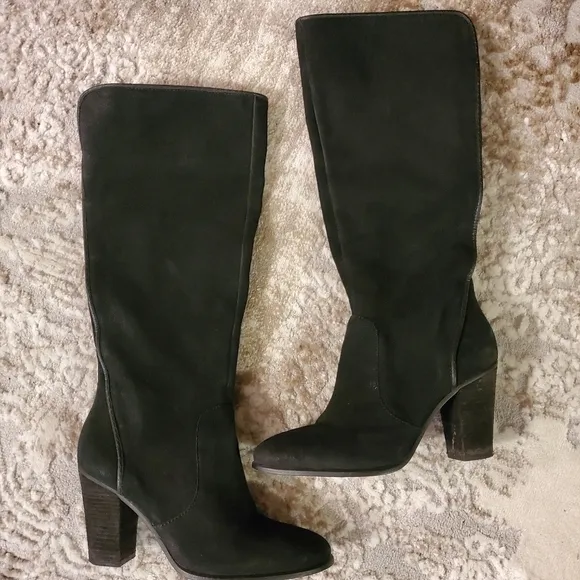 VINCE CAMUTO TALL SUEDE BOOT