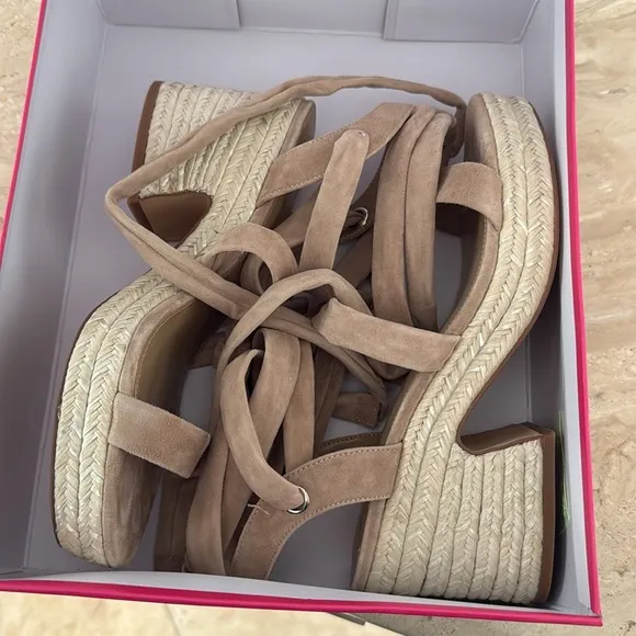 Vince CamutoRoreka Ankle-Tie Espadrille Platform Sandals NWT SZ 9