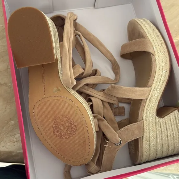 Vince CamutoRoreka Ankle-Tie Espadrille Platform Sandals NWT SZ 9