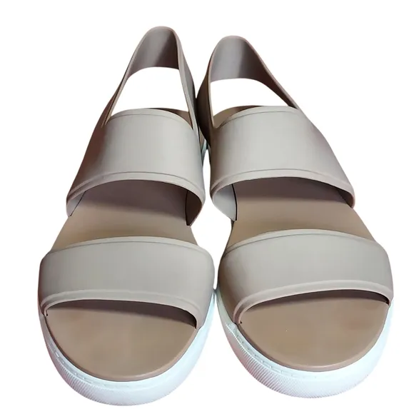 Vince Eres White and Tan Rubber Platform  Sandals with Sleek Straps Slip On