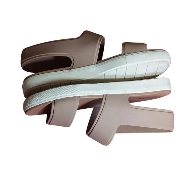 Vince Eres White and Tan Rubber Platform  Sandals with Sleek Straps Slip On