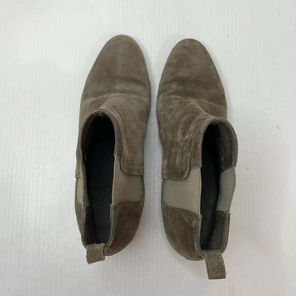 Vince Hallie Round Toe Suede Booties Sz 9 Grey Limestone Chelsea Boot Stack Heel