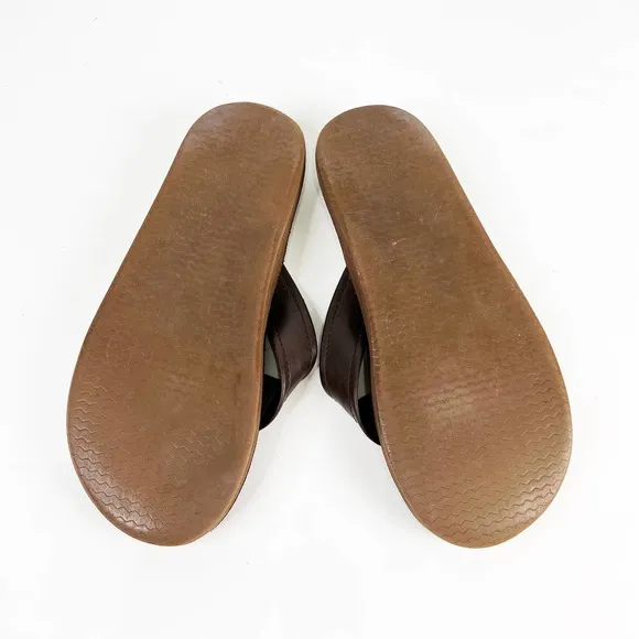 Vineyard Vines mens brown leather sandals flip flops Size 7