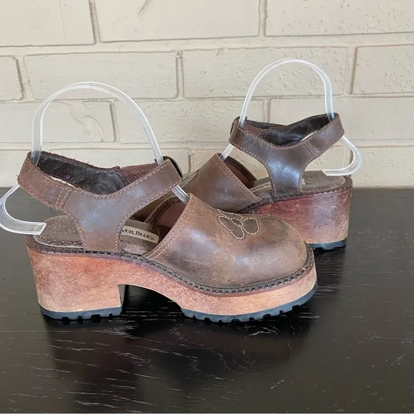Vintage 90s Leather Buckle Strap Wood Sole Shoes Festival Boho Hippie Flower 6