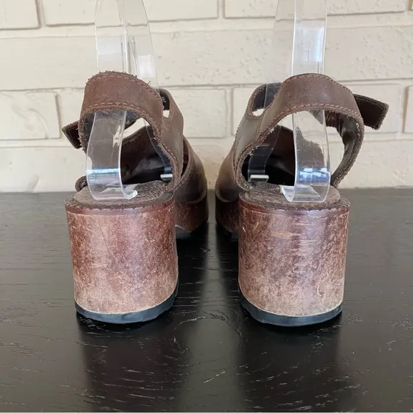 Vintage 90s Leather Buckle Strap Wood Sole Shoes Festival Boho Hippie Flower 6