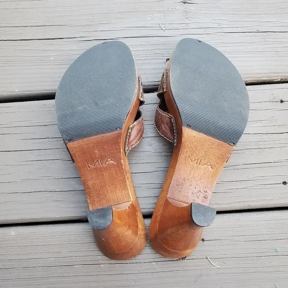Vintage 90s y2k Bratz MIA Brown Faux Vegan Leather Wood Sole Heeled Sandals 7