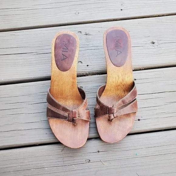 Vintage 90s y2k Bratz MIA Brown Faux Vegan Leather Wood Sole Heeled Sandals 7