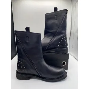 Vintage Foundry Co Women Stacy Black Leather Pull On Studded Boots Size 8.5 NWB