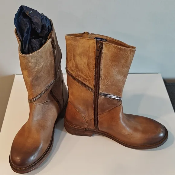 Vintage Foundry Co. Women's Regine Boot size US 8