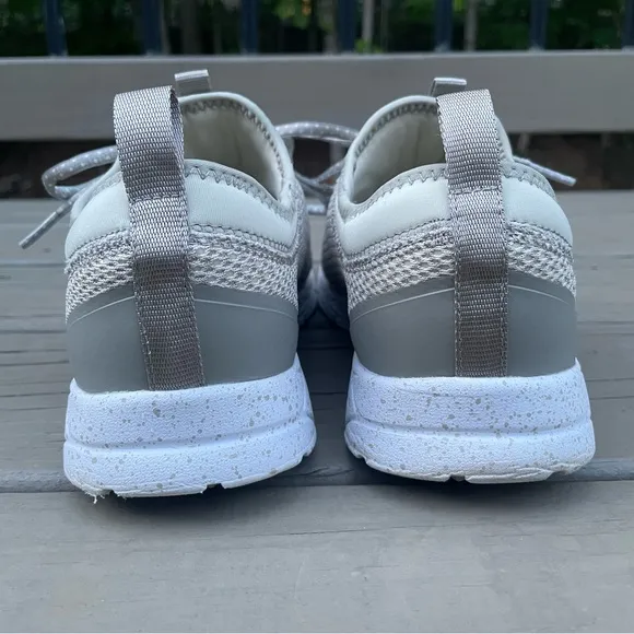 Vionic Alma Sock Sneakers in beige shoes size 9