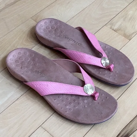 Vionic pink Hilda woven flip flop sandals. Women’s size 10