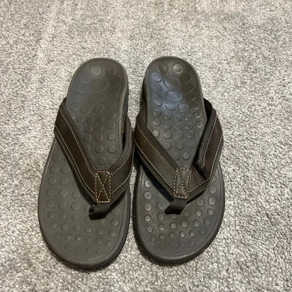 Vionic sandals mens 11 brown orthotic tide flip flop vacation beach comfort