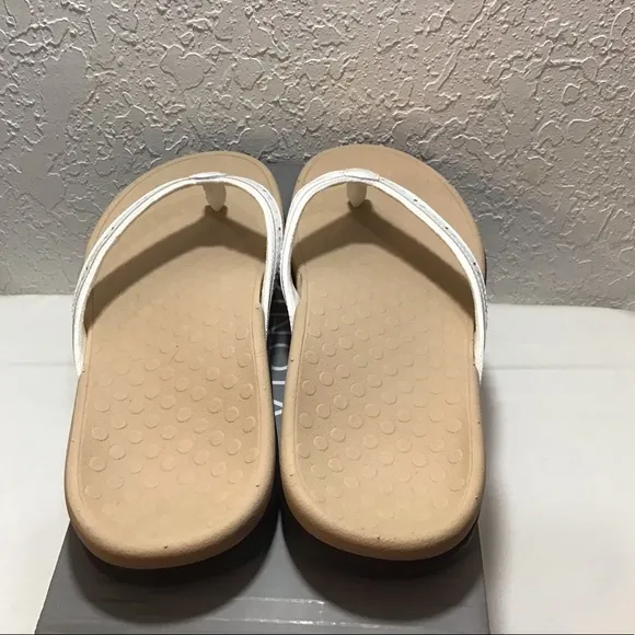 Vionic Tide Casandra White Size 10 Women’s Thong Flip Flop Sandals