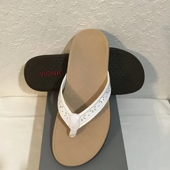 Vionic Tide Casandra White Size 10 Women’s Thong Flip Flop Sandals