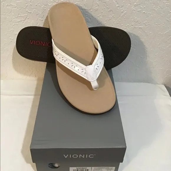 Vionic Tide Casandra White Size 10 Women’s Thong Flip Flop Sandals