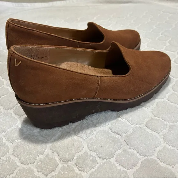 Vionic Willa Wedge Loafer Women’s Size 10. Toffee. Water Repellant Suede Upper