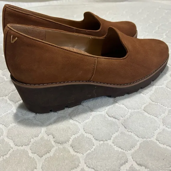 Vionic Willa Wedge Loafer Women’s Size 10. Toffee. Water Repellant Suede Upper