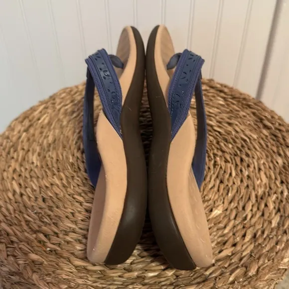 Vionic Women's Blue Sandals - 8 - Great Condition
