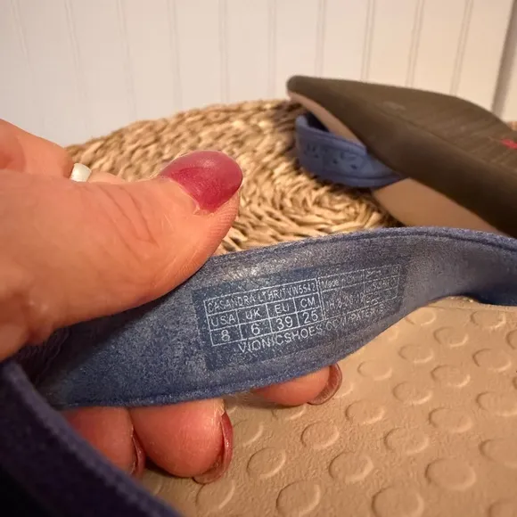 Vionic Women's Blue Sandals - 8 - Great Condition