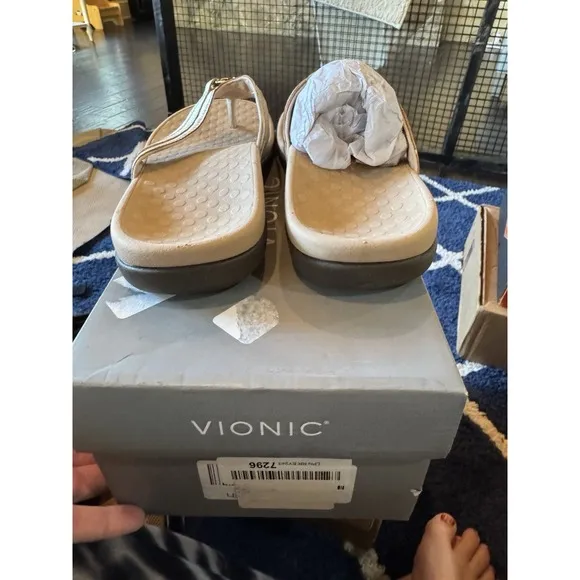 Vionic Women's Sandals Tide Aloe Toe-Post Flip-Flops Shoes Size 9 Gold Comfort