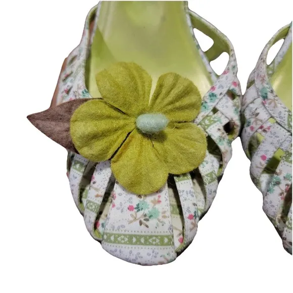 VTG Seychelles Green Floral Woven Heels w/ Felt Flower Size 7.5 Whimsigoth Fairy