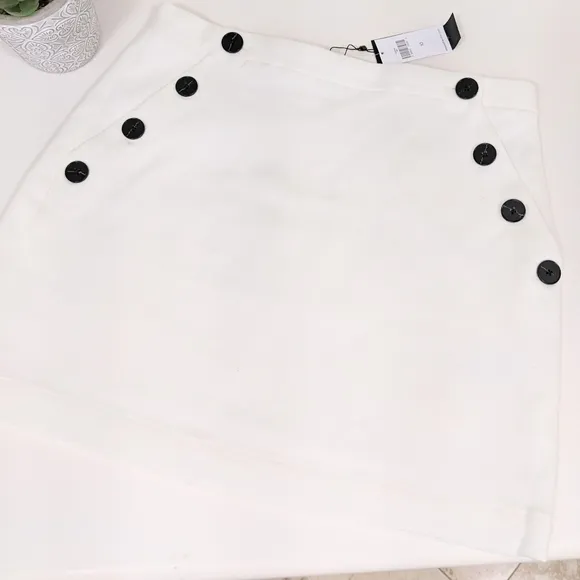 White Cream Banana Republic Mini Skirt NWT 10