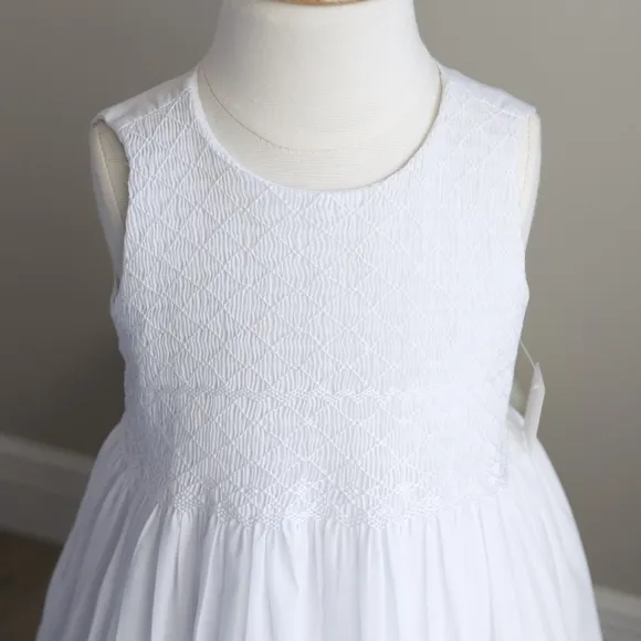 White Smocked Dress Sleeveless Boutique Size 4 Special Occasion LIKE NEW