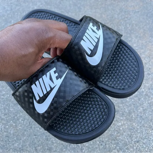 WMNS NIKE BENASSI SLIDES JUSTDO IT BLACKS WHITES