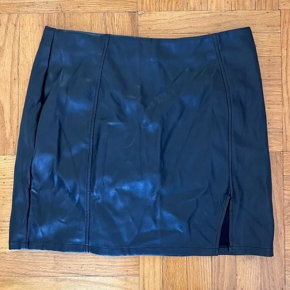 Women US-12 Nasty Gal Faux Leather Black Split Mini Short Zip Back Skirt NWT