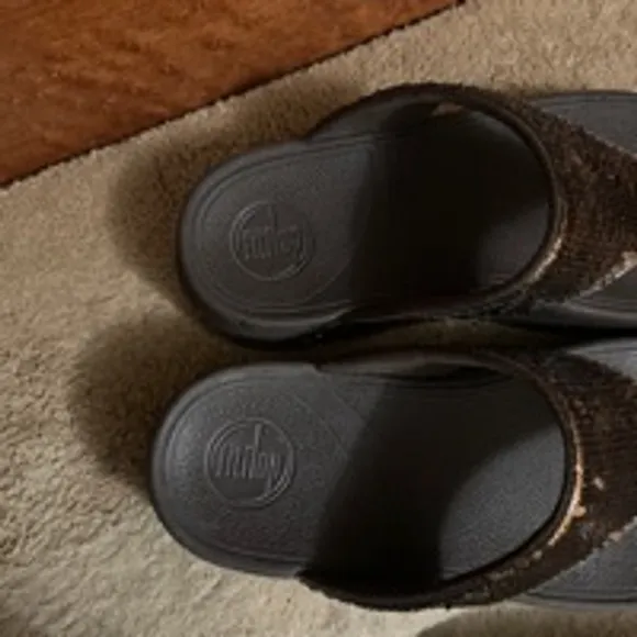 Women's Fitflop Sandals Brown &amp; Gold Sequin Flip Flops Size 9 Excellent Conditio
