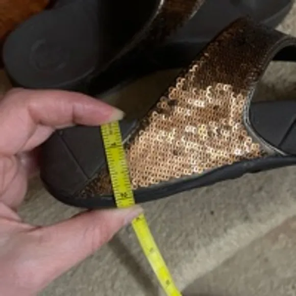 Women's Fitflop Sandals Brown &amp; Gold Sequin Flip Flops Size 9 Excellent Conditio