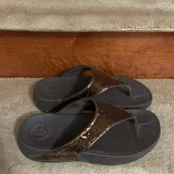 Women's Fitflop Sandals Brown &amp; Gold Sequin Flip Flops Size 9 Excellent Conditio