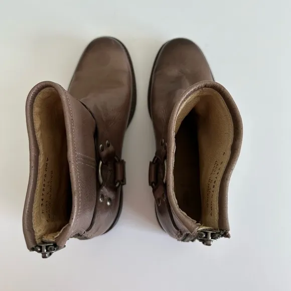 Women’s FRYE 6 Phillip Harness Short Taupe Gray‎ Moto Leather Boots