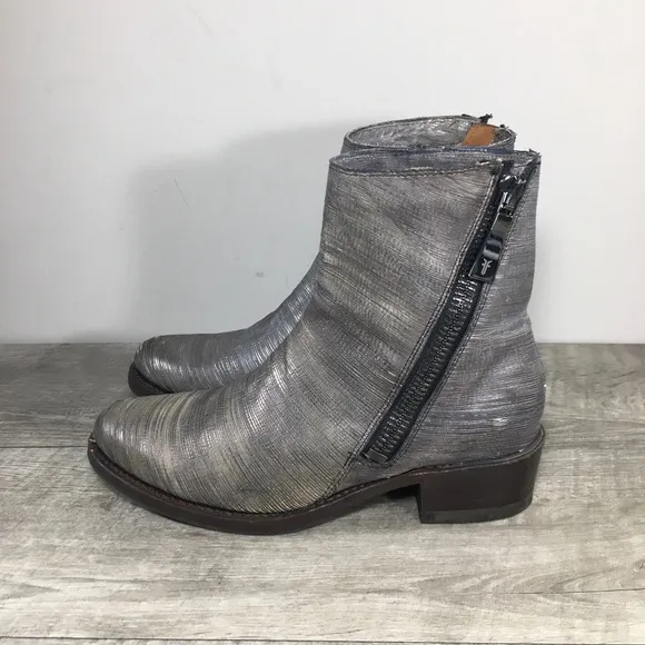 Womens Frye 78052 Demi Gray Pewter Zip Leather Ankle Moto Bootie Boots Size 7