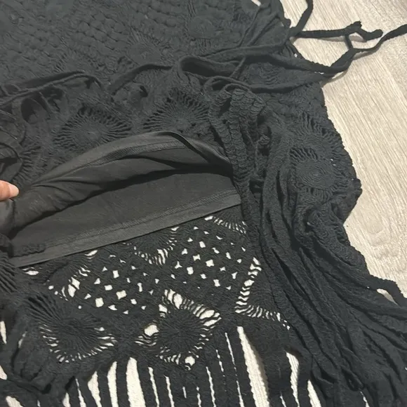 Women’s Lulus Enviable Summer Black Crochet Fringe Midi Skirt Medium NWT